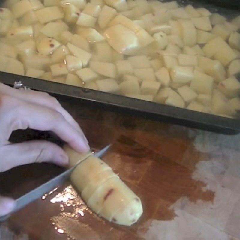 Bước 1 Sơ chế nguyên liệu Canh khoai tây chay